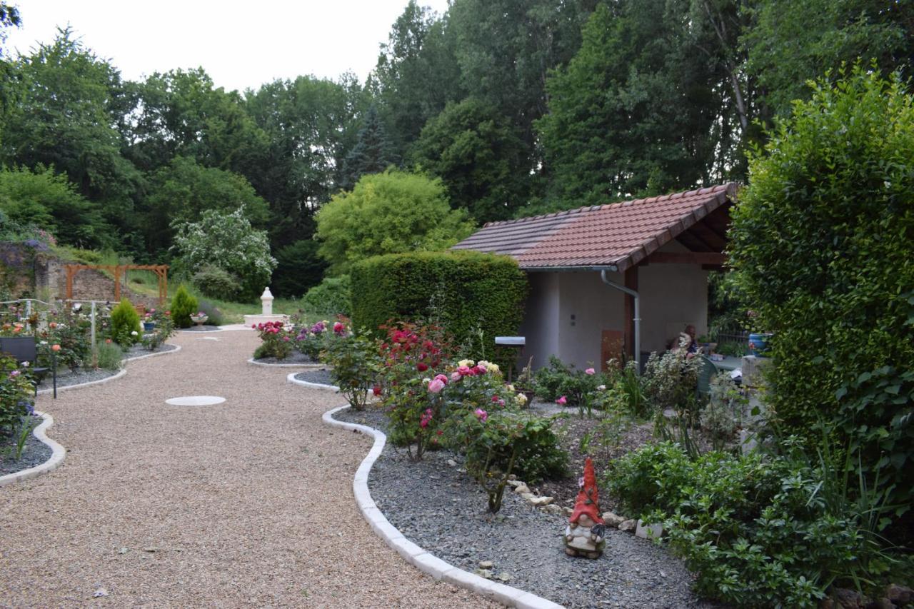 Bed and Breakfast Lapis Domus Francueil Esterno foto