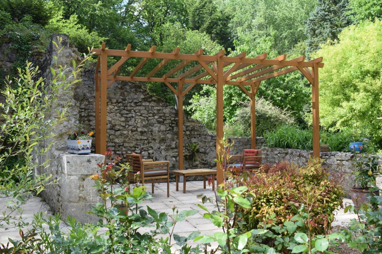 Bed and Breakfast Lapis Domus Francueil Esterno foto