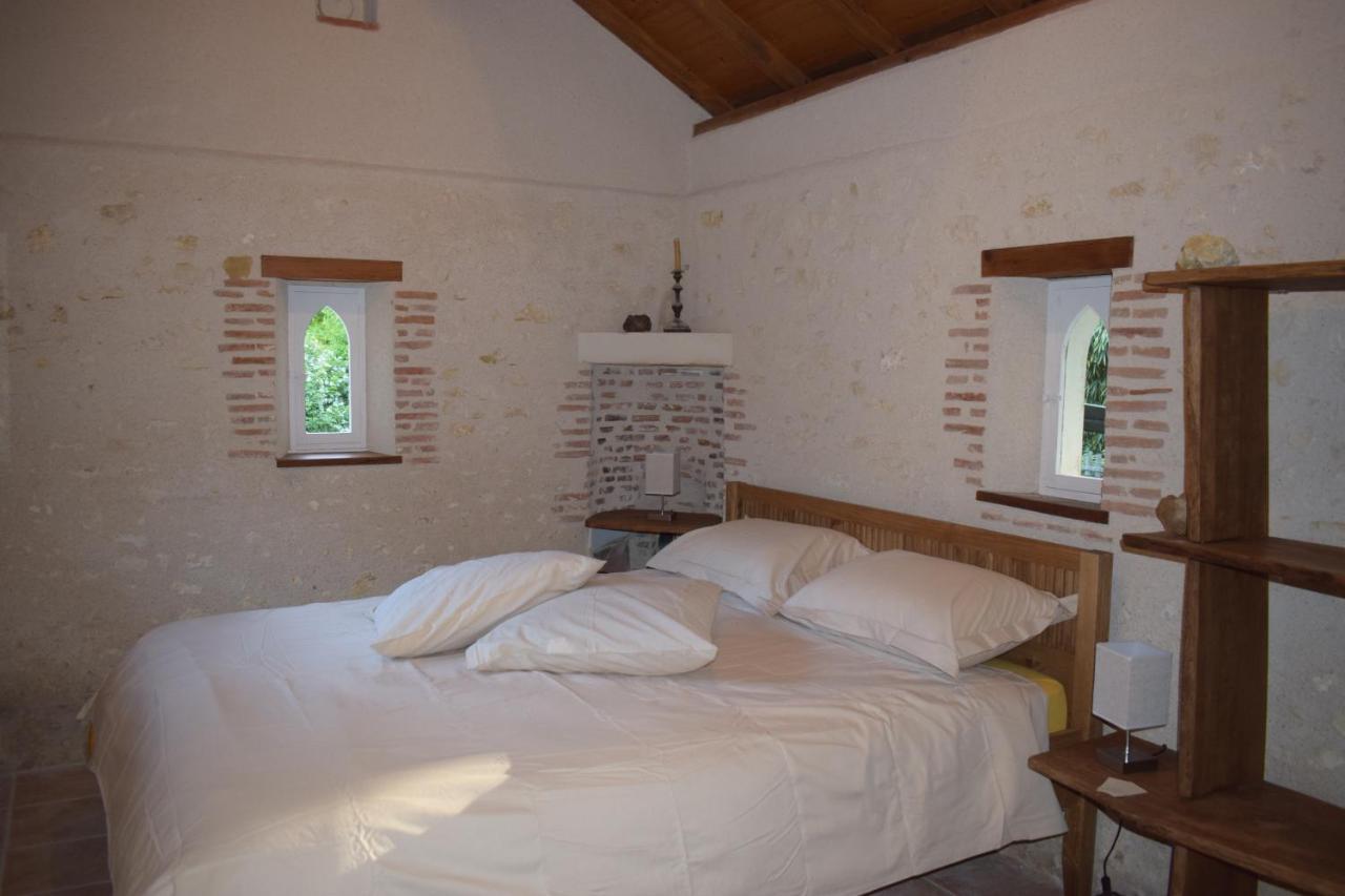 Bed and Breakfast Lapis Domus Francueil Esterno foto