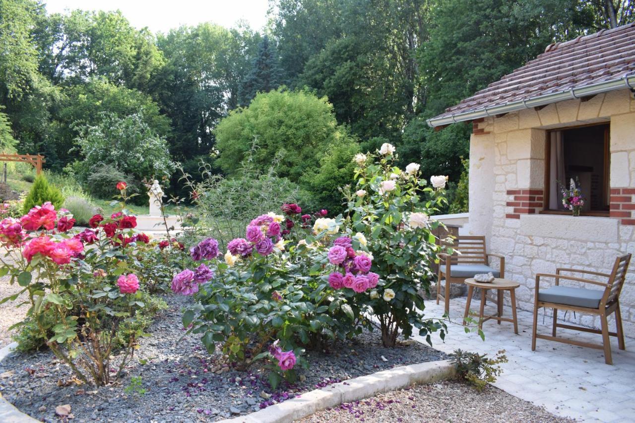 Bed and Breakfast Lapis Domus Francueil Esterno foto